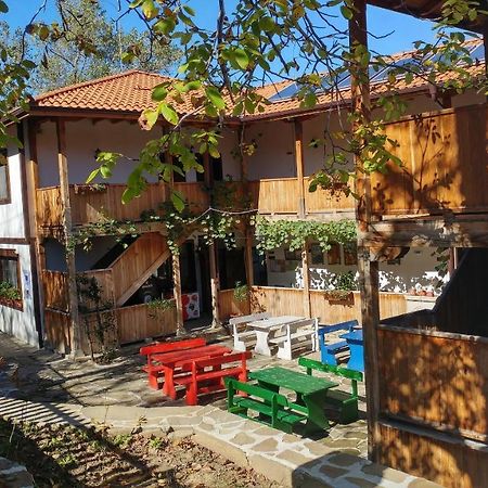 特里亚夫纳 森林之家旅馆酒店 外观 照片